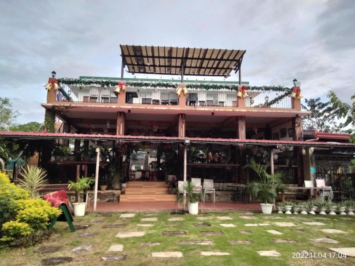 Casa De Robles Tanay Rizal Hotel Buitenkant foto