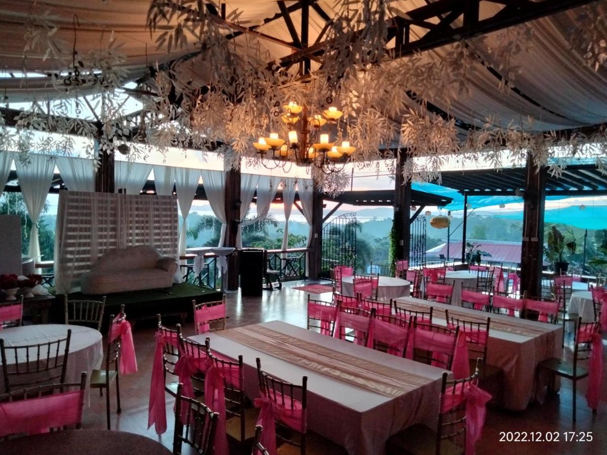 Casa De Robles Tanay Rizal Hotel Buitenkant foto