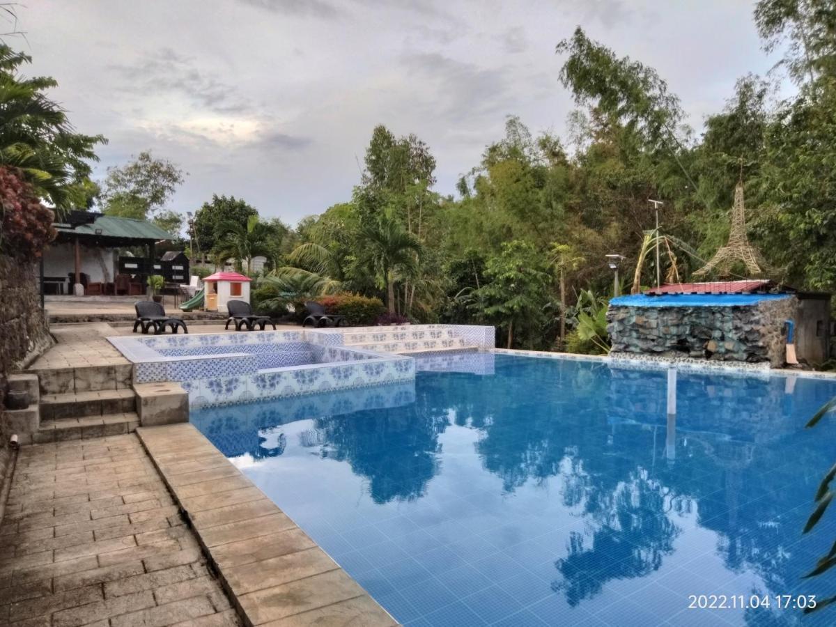 Casa De Robles Tanay Rizal Hotel Buitenkant foto
