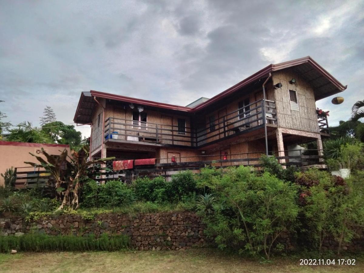 Casa De Robles Tanay Rizal Hotel Buitenkant foto