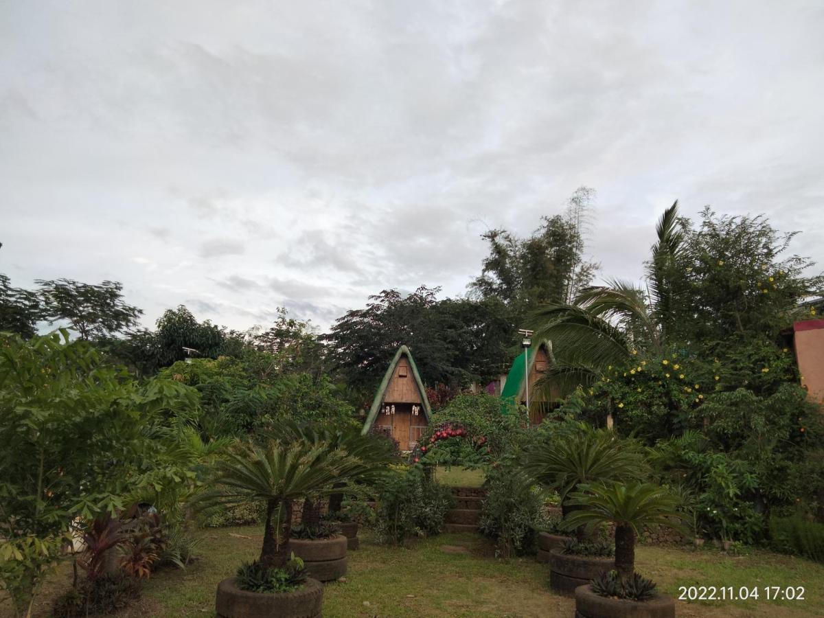 Casa De Robles Tanay Rizal Hotel Buitenkant foto