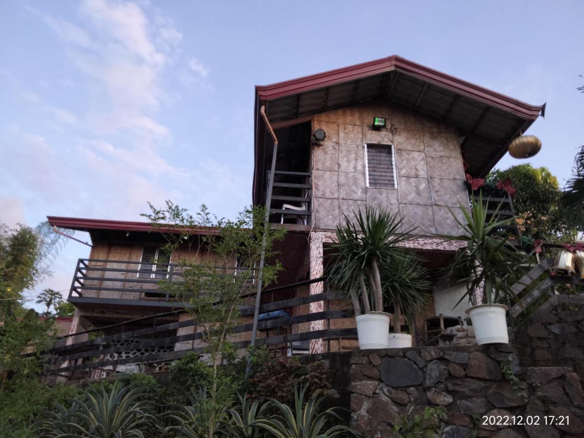 Casa De Robles Tanay Rizal Hotel Buitenkant foto