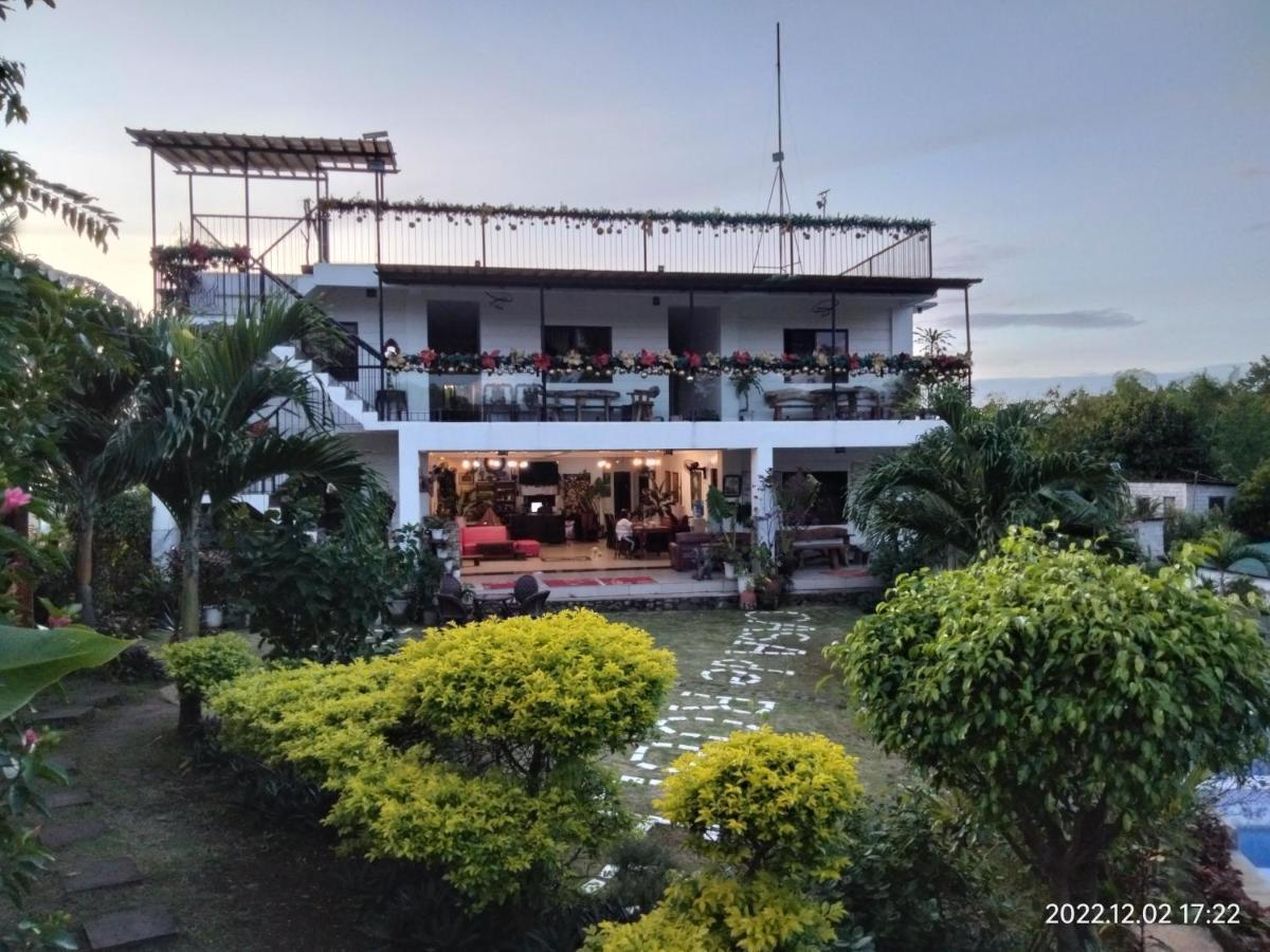 Casa De Robles Tanay Rizal Hotel Buitenkant foto