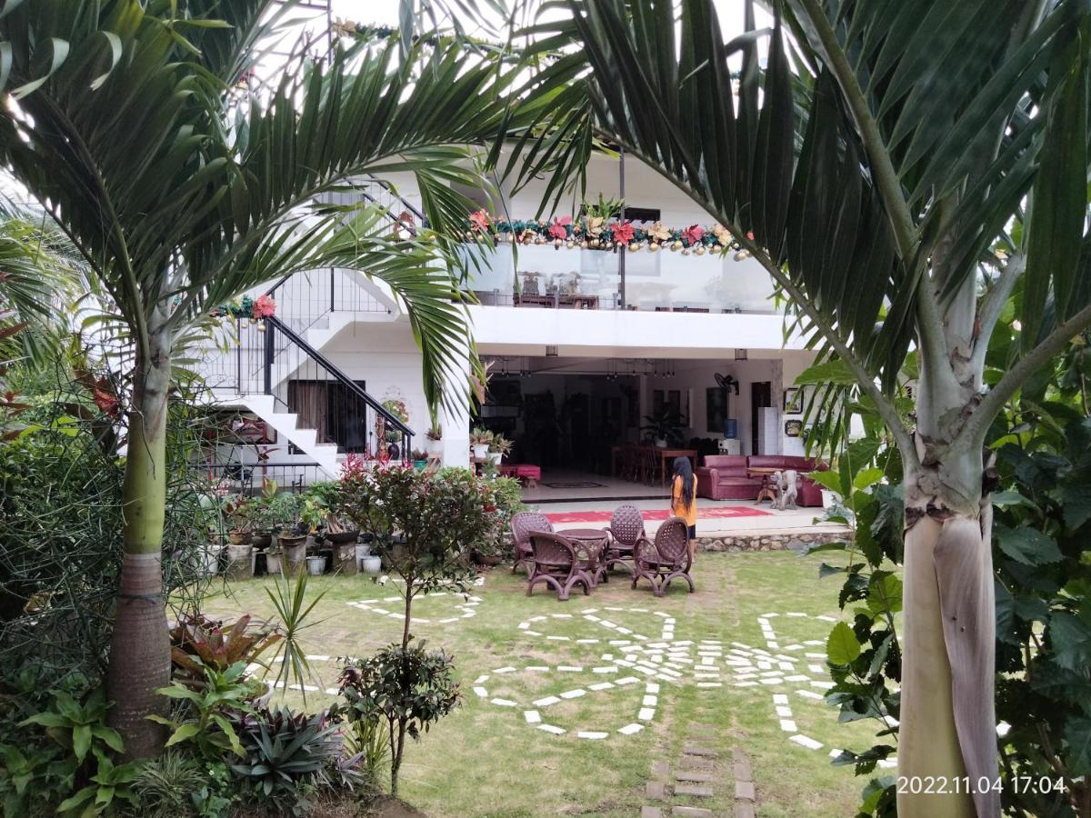 Casa De Robles Tanay Rizal Hotel Buitenkant foto