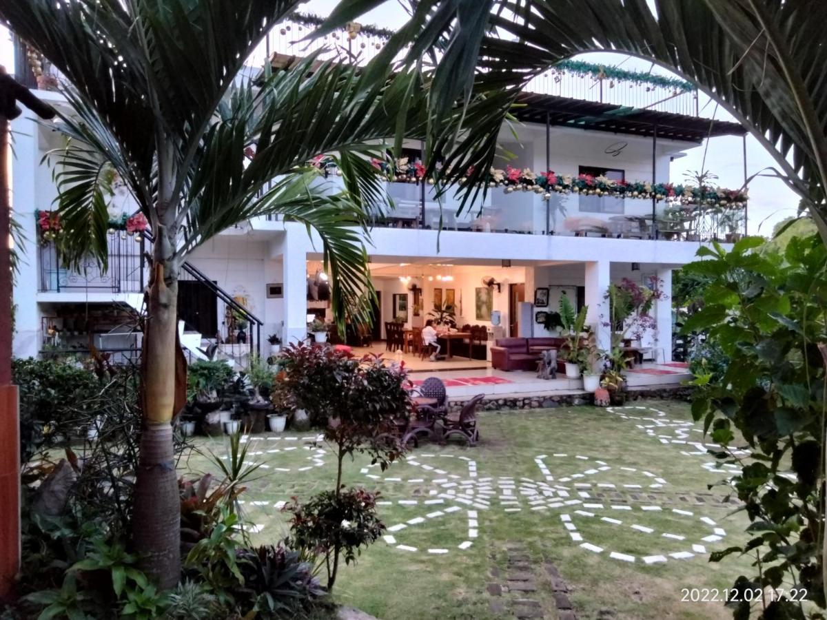 Casa De Robles Tanay Rizal Hotel Buitenkant foto