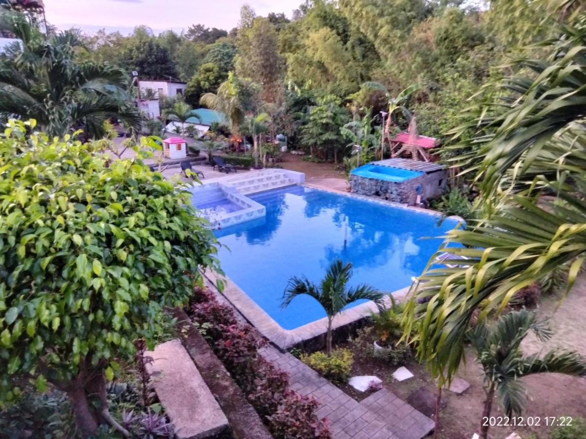 Casa De Robles Tanay Rizal Hotel Buitenkant foto