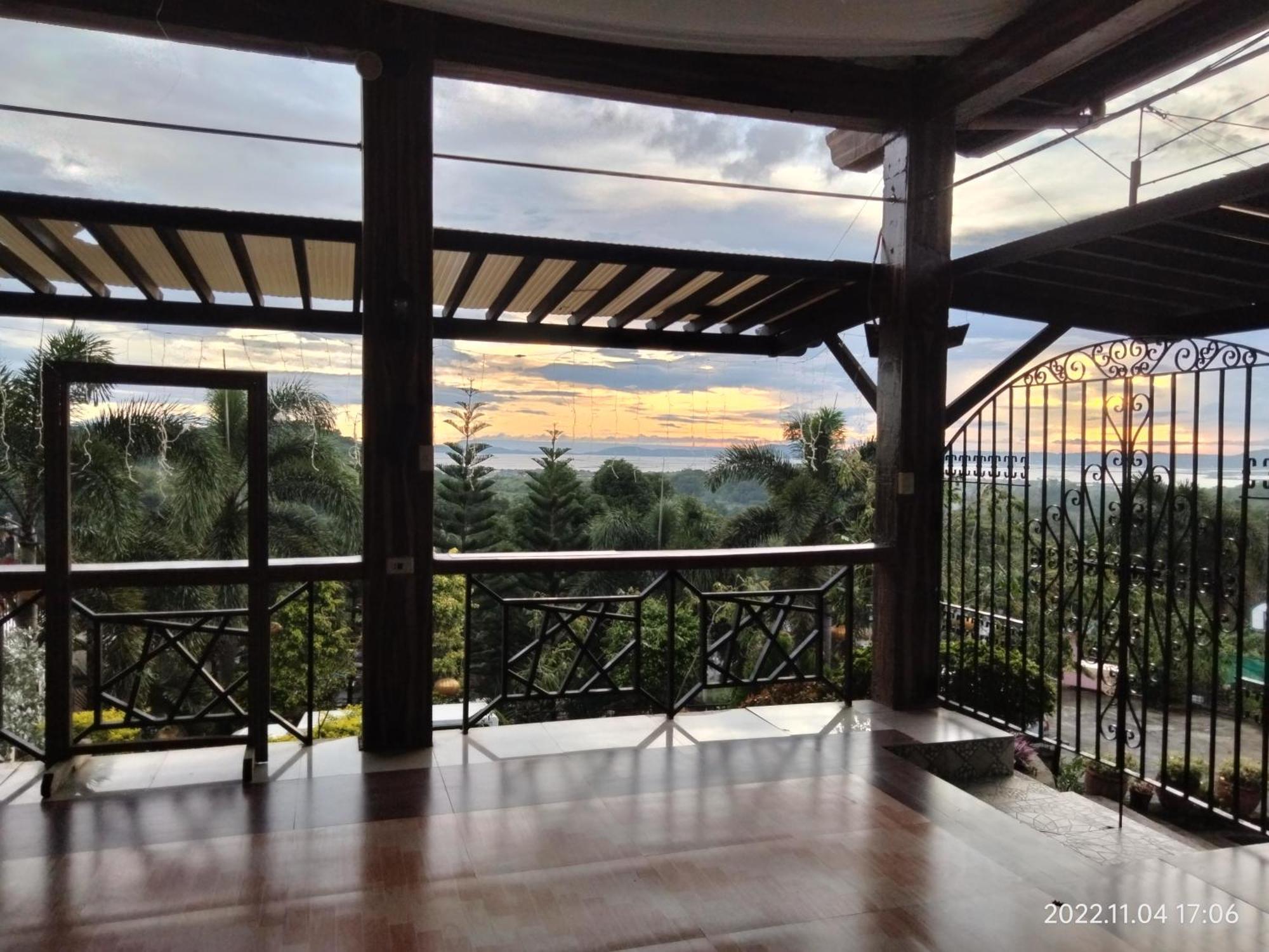 Casa De Robles Tanay Rizal Hotel Buitenkant foto