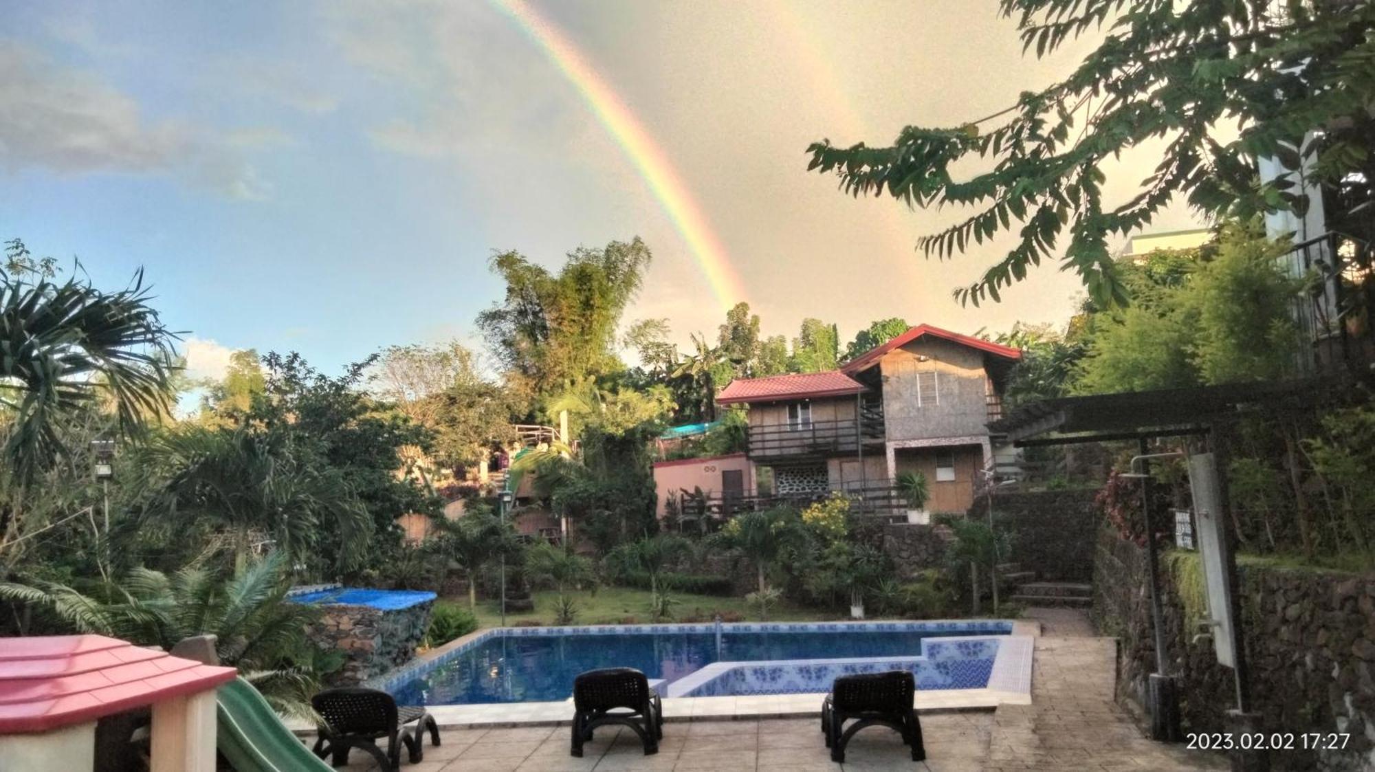 Casa De Robles Tanay Rizal Hotel Buitenkant foto
