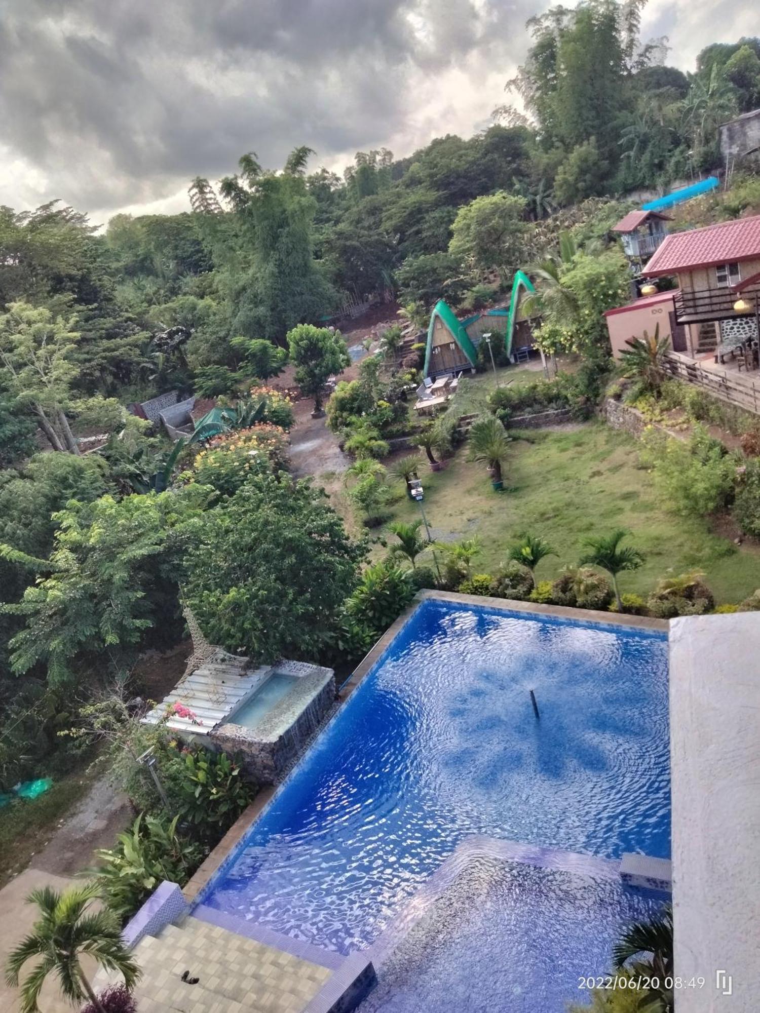 Casa De Robles Tanay Rizal Hotel Buitenkant foto