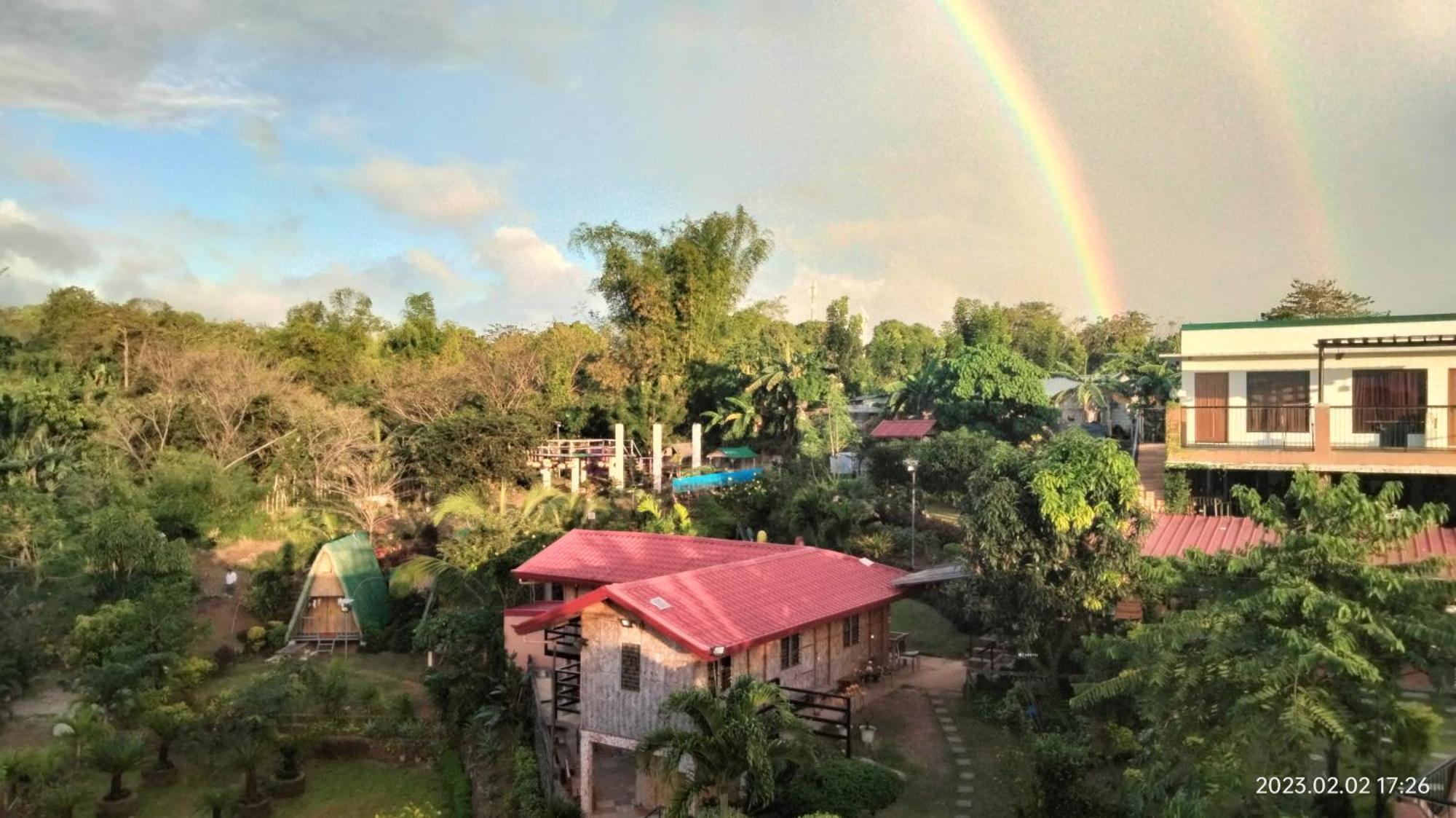 Casa De Robles Tanay Rizal Hotel Buitenkant foto